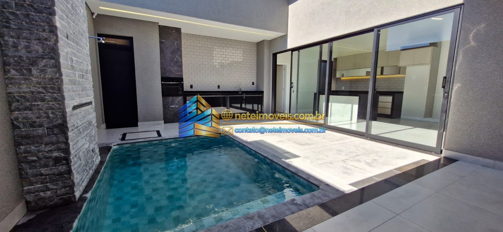Imperdível oportunidade: Casa à venda no Jardim Natal, 3 quartos, 1 suíte, 2 salas, 3 banheiros, 3 vagas de garagem! — foto 1