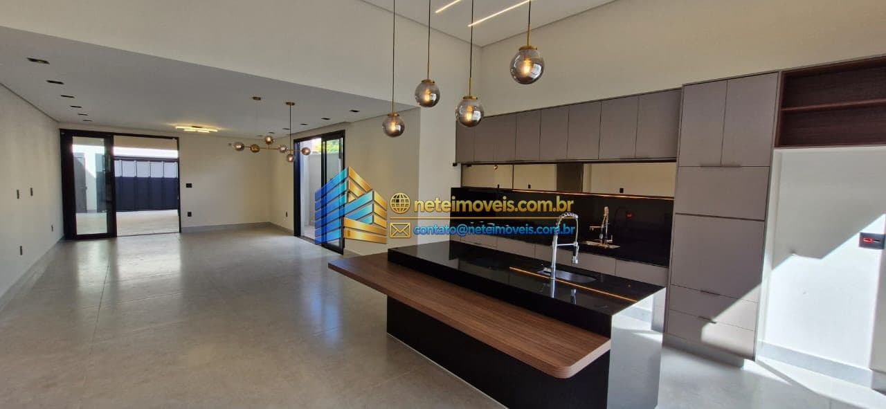Excelente Casa à venda no JARDIM CONSOLAÇÃO de Franca-SP: 3 quartos, 1 suíte, 3 salas, 3 banheiros, 2 vagas de garagem, 257m² de área. — foto 1