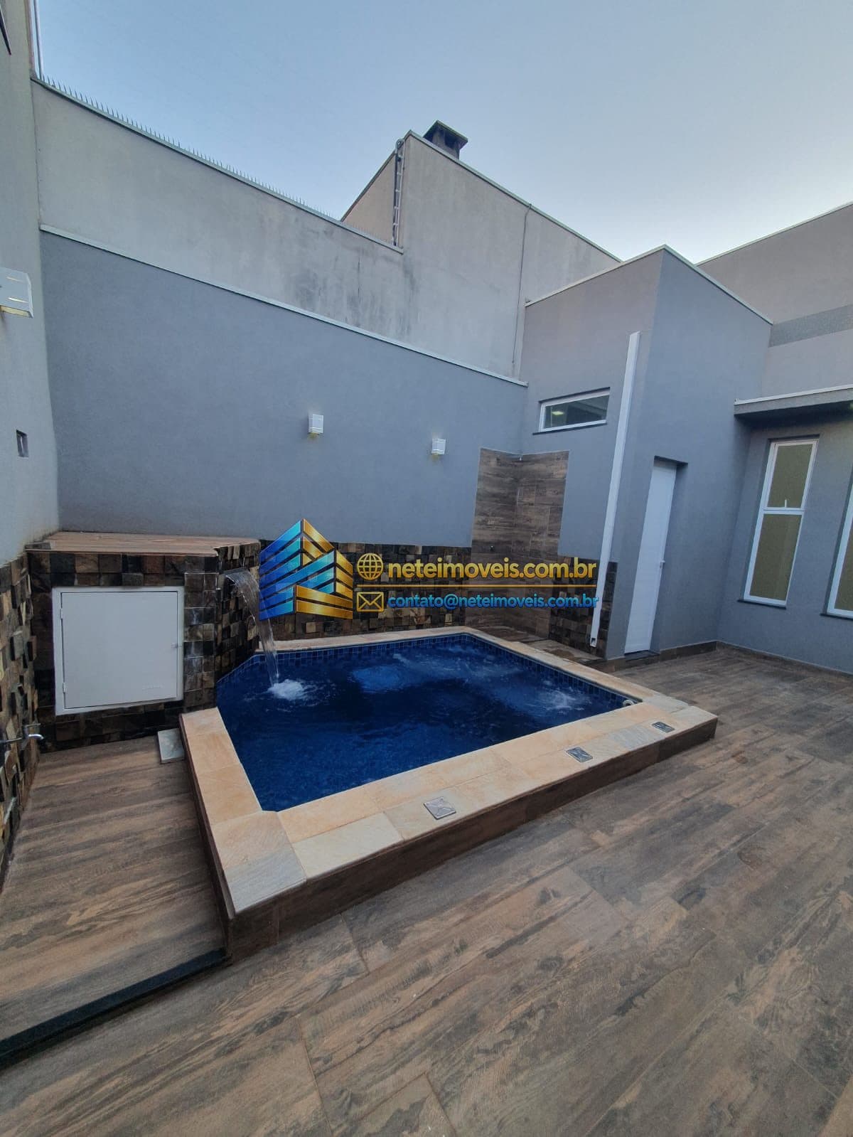 Casa à venda em Franca-SP, Esplanada Primo Meneghetti II: 3 quartos, 3 suítes, 2 salas, 4 banheiros, 2 vagas, 150m². Confira! — foto 1