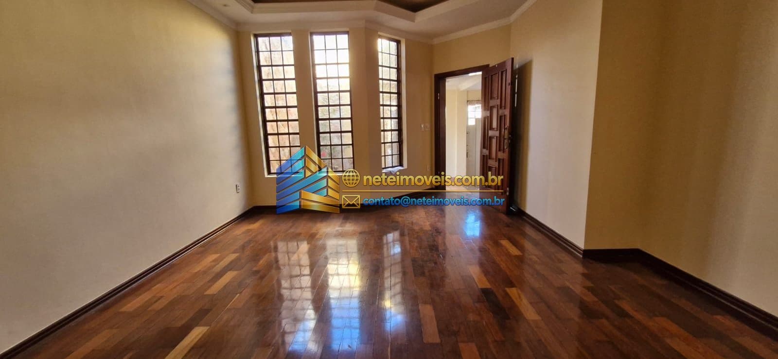 Imperdível Casa Comercial ou residencial à Venda em Franca-SP, Bairro São Joaquim! 3 Quartos, 1 Suíte, 3 Salas, 3 Banheiros, 2 Vagas de Garagem. — foto 1