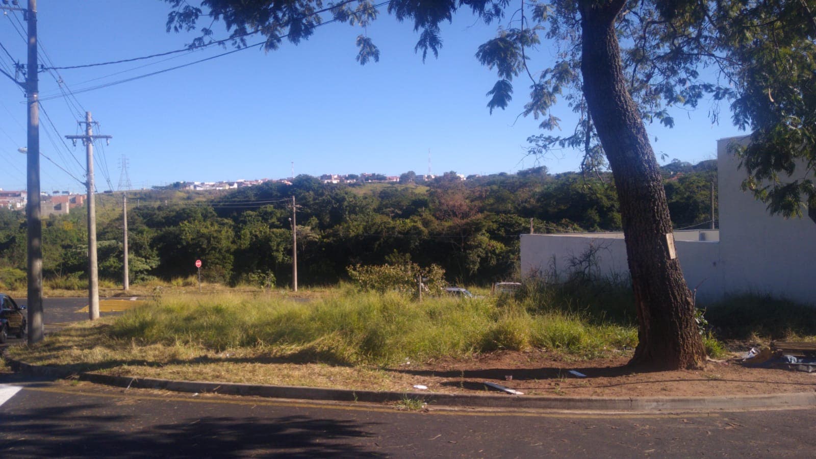 Terreno à venda no Residencial São Jerônimo, em Franca SP.