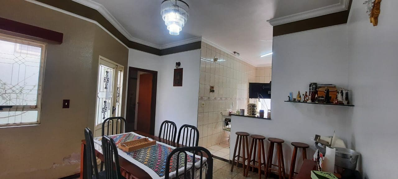 Casa à venda no Jardim Vera Cruz, em Franca SP.